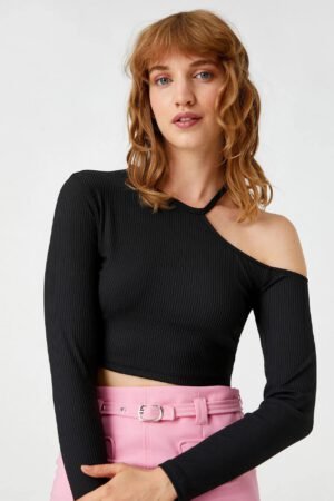 Crop T-Shirt Long Sleeve Window Detailed